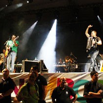 180 mil pessoas assistem Bruno e Marrone no Carnamboriú 2010
