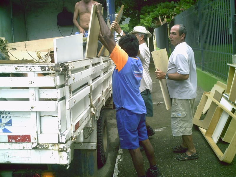 Secretaria de Obras realiza asfaltamento nas ruas da cidade