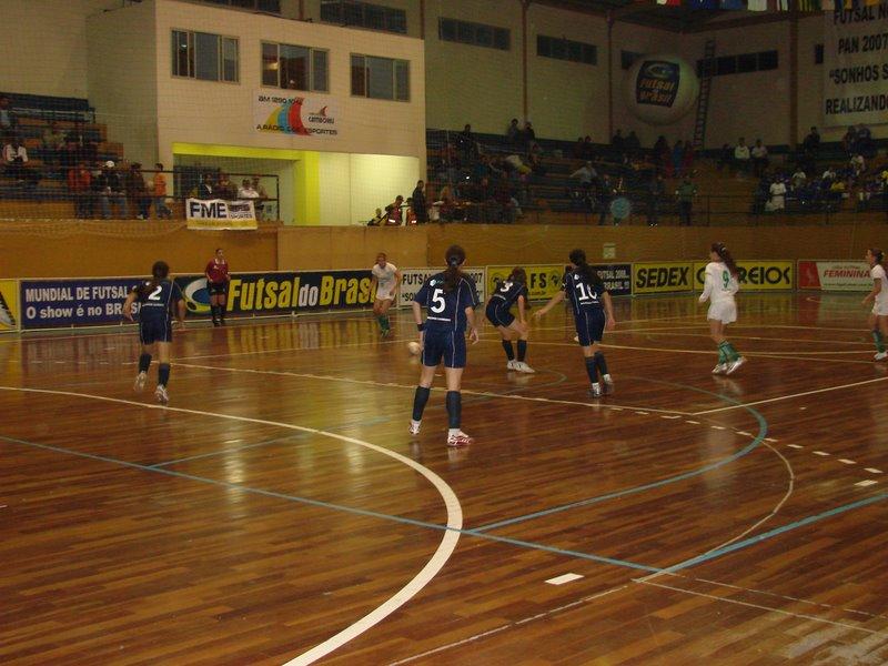 FME/Balneário Camboriú disputa 1ª fase do estadual de futsal feminino sub 15