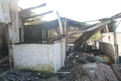 Incêndio destrói mais um quiosque na Atalaia
