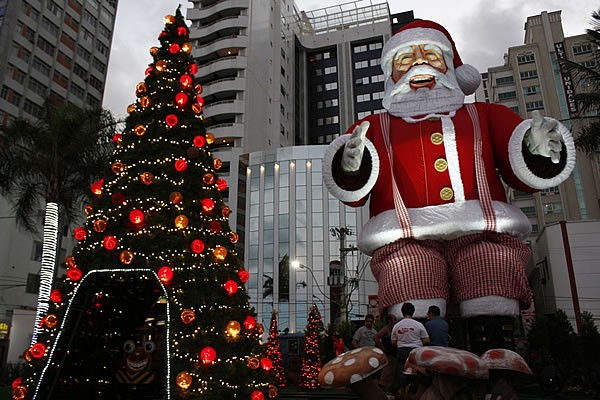 Brilhos de Natal 2011 é lançado na Praça Almirante Tamandaré