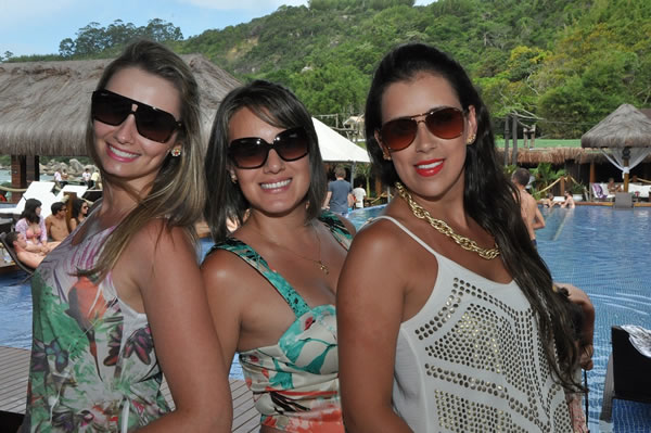 Lindas mulheres prestigiaram o evento. (Divulgação)