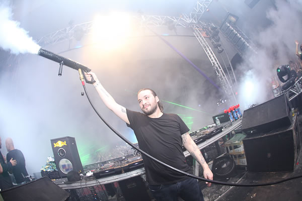 Steve Angello no Green Valley no Carnaval 2012. Foto: Adriel Douglas