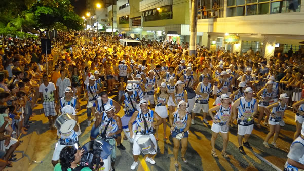 Bloco Inimigos da Segunda, no Carnaval 2012. Foto: Celso Peixoto / PMBC