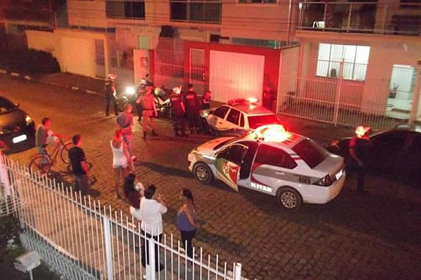 Ladrão é detido pelo Homem-Aranha no centro de Balneário Camboriú