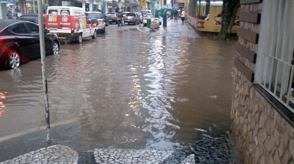 Avenida Central esquina rua 600 Francieli Habby