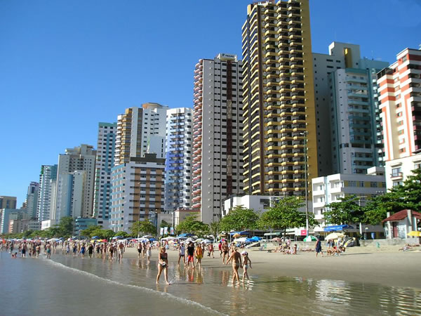 Balneário Camboriú é a 99ª cidade do mundo com mais prédios