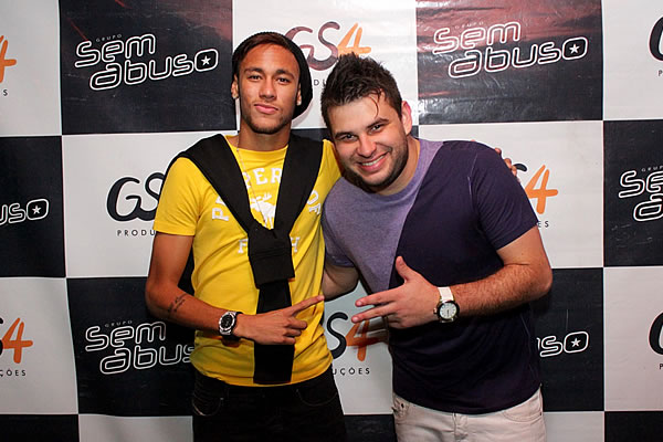 Neymar e Cesinha do Sem Abuso. Foto: Emerson Touche