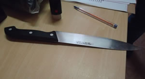 O aluno levou para a escola uma faca de 30 centímetros. Foto: Núcleo de Combate às Drogas e à Pedofilia