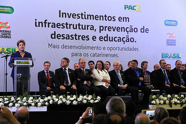 Vereador de Itajaí entrega pedidos da comunidade à presidenta Dilma Rousseff 1 Presidenta Dilma em Itajaí - Foto Marcelo Roggia