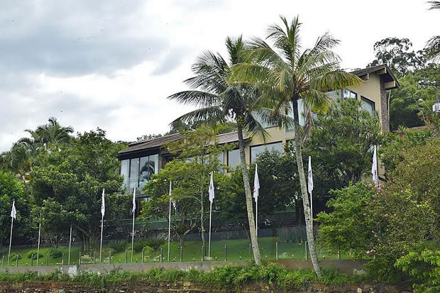 Casa de Caras, no canto da praia de Itapema. Foto: Carlos Alberto Alves / Divulgação Agência A