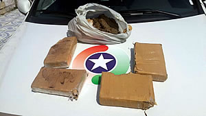 Após perseguição, PM prende homem e apreende mais de 4 kg de maconha 1 Foto: 12º BPM