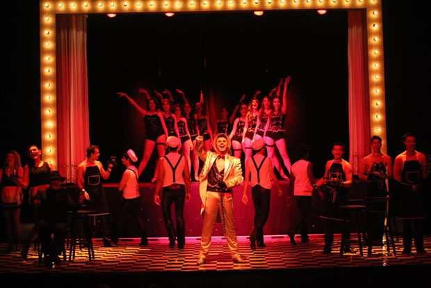 Musical com 30 atores e roteiro próprio é apresentado em Itajaí