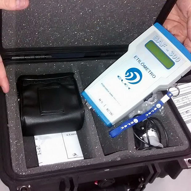 Agentes de Trânsito recebem bafômetro