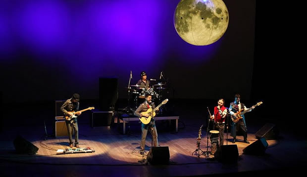 Espetáculo Lunáticos é apresentado neste sábado (16) no Teatro de Itajaí