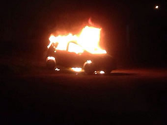 Carro é incendiado na Canhanduba