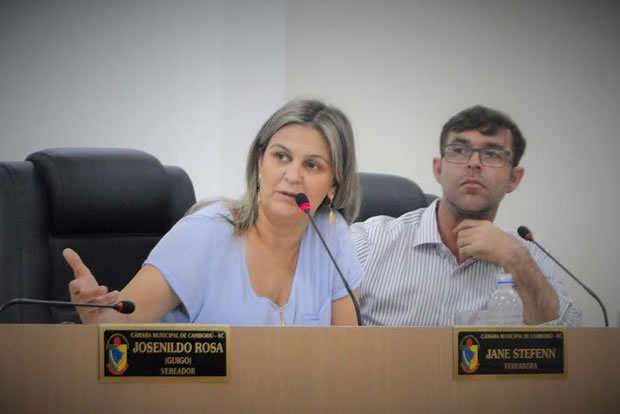 Vereadora cobra explicações sobre corte de refeições para garis em Camboriú