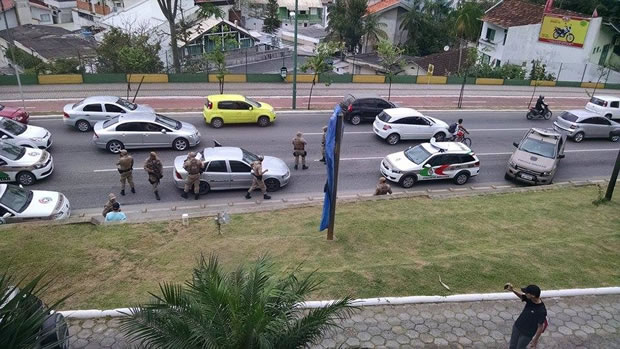 O criminoso foi detido na frente da Prefeitura Municipal. Foto: BC da Deprê / Reprodução