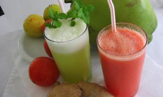Sucos de frutas são uma excelente opção para a hidratação e recuperação do organismo.