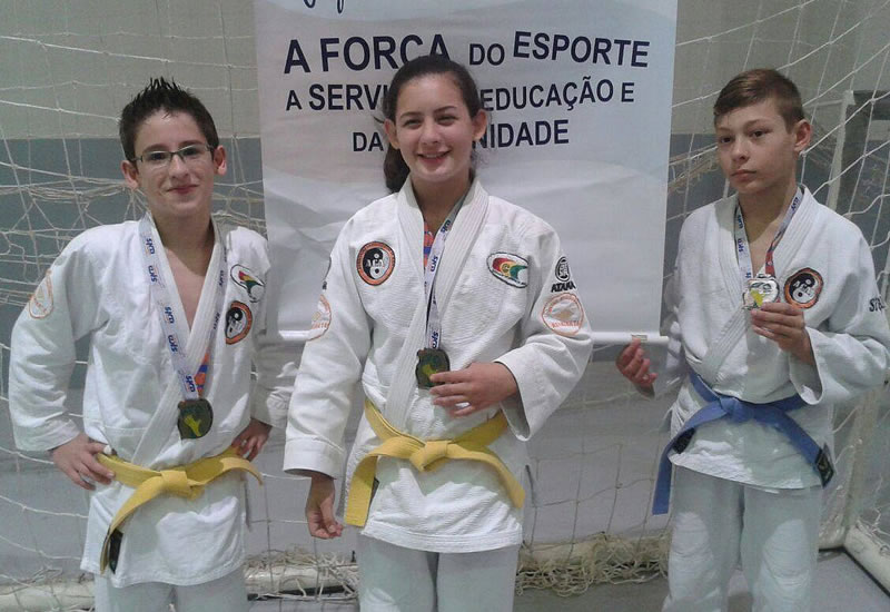 Judocas de Camboriú conquistam seis medalhas em Fraiburgo