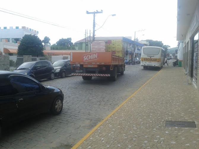 Vereadora de Camboriú pede atenção para o trânsito na Rua Maria da Glória Pereira 1 Divulgação