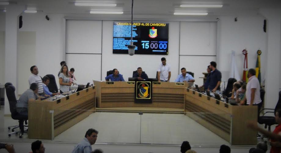 Muitas discussões marcaram primeira votação do Plano de Saneamento Básico de Camboriú