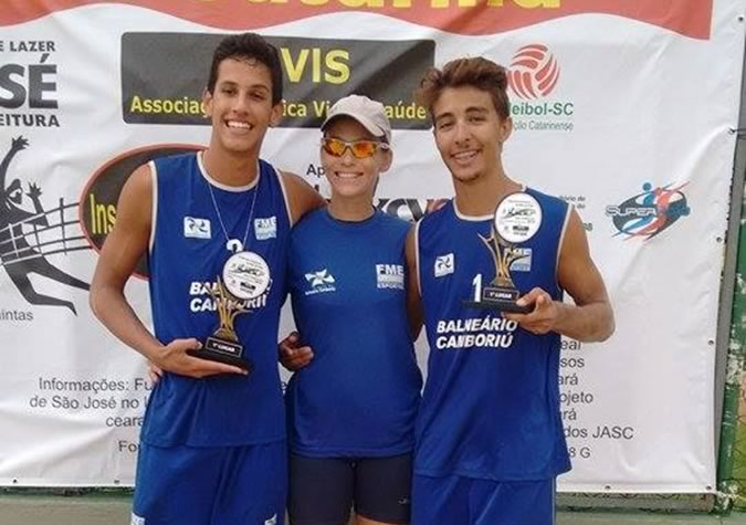 Atletas e técnica de BC são convocados para Seleção Catarinense de Vôlei de Praia 1 Campeões da categoria sub 21 na 1ª Etapa do circuito catarinense de vôlei de praia. (Bruna Horvath/Divulgação)