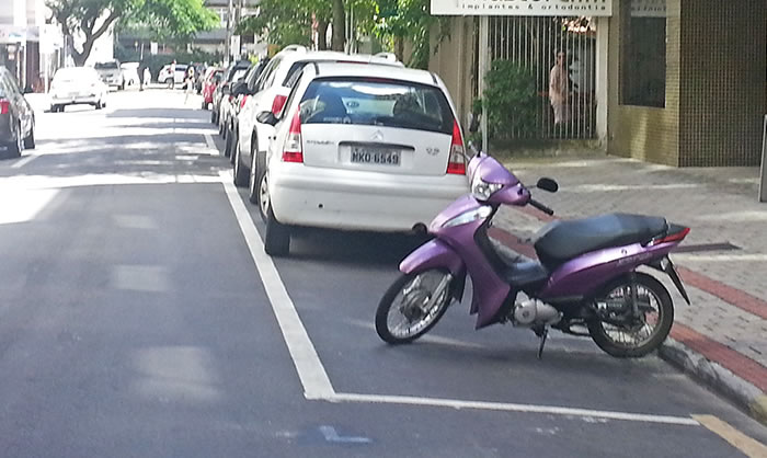 Projeto que organiza estacionamento para motos em BC é aprovado