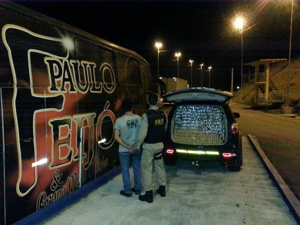 PRF apreende 740 Kg de maconha em ônibus que vinha para Balneário Camboriú