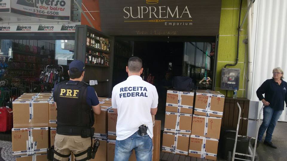 PRF e Receita Federal apreendem 700 mil reais em bebidas contrabandeadas