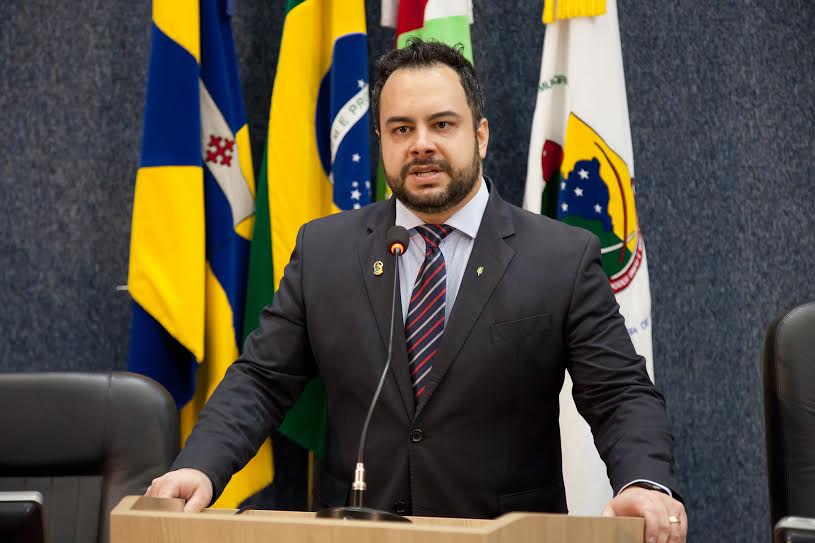 Thiago Morastoni pede abertura de inquérito para identificar e responsabilizar culpados pela obra do chafariz flutuante