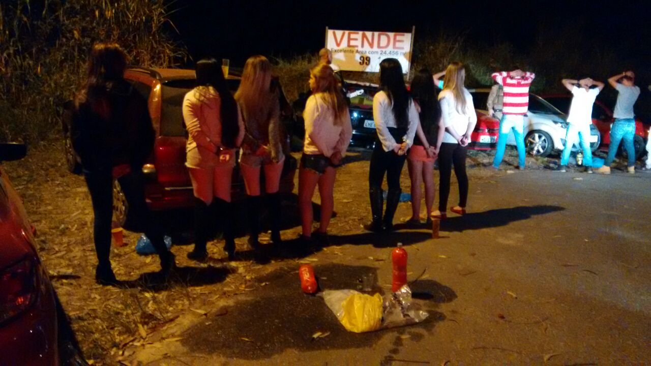 25 pessoas são abordadas pela PM nas praias agrestes na madrugada de domingo