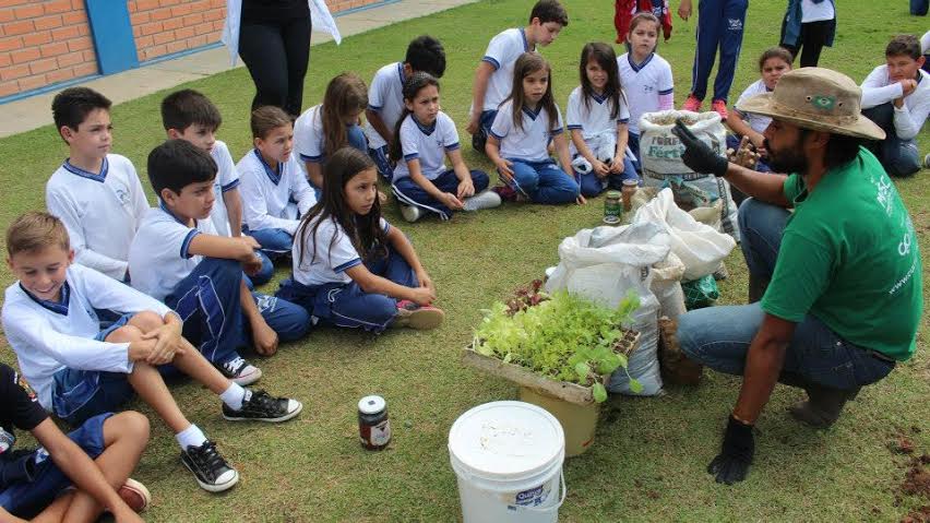 Em cena: Arte Sustentável leva educação ambiental à escolas de Balneário Camboriú