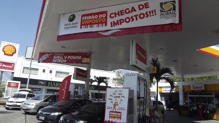Feirão do Imposto comercializa gasolina a R$ 1,99 em Balneário Camboriú
