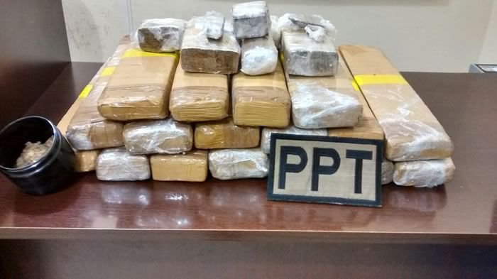 Polícia Militar apreende 24 Kg de maconha e prende quatro