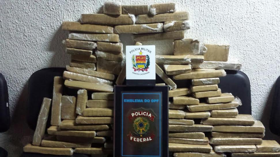 Polícia Federal e 12º BPM prendem traficantes e apreendem 50 Kg de maconha
