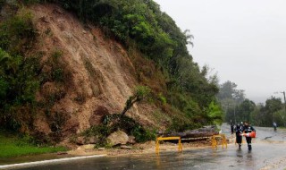 Deslizamento em Itajaí em agosto de 2011 (imagem ilustrativa)