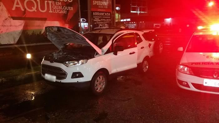 Foragida é presa na Praia dos Amores à bordo de carro com sete ocupantes