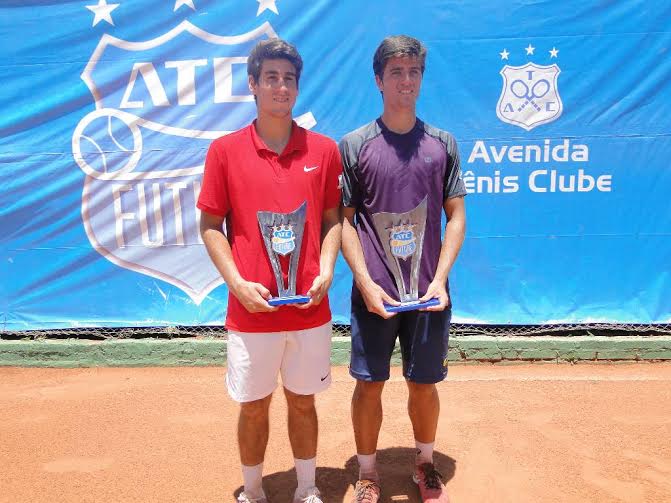 Tenistas de Itajaí são campeão e vice de torneio profissional no RS