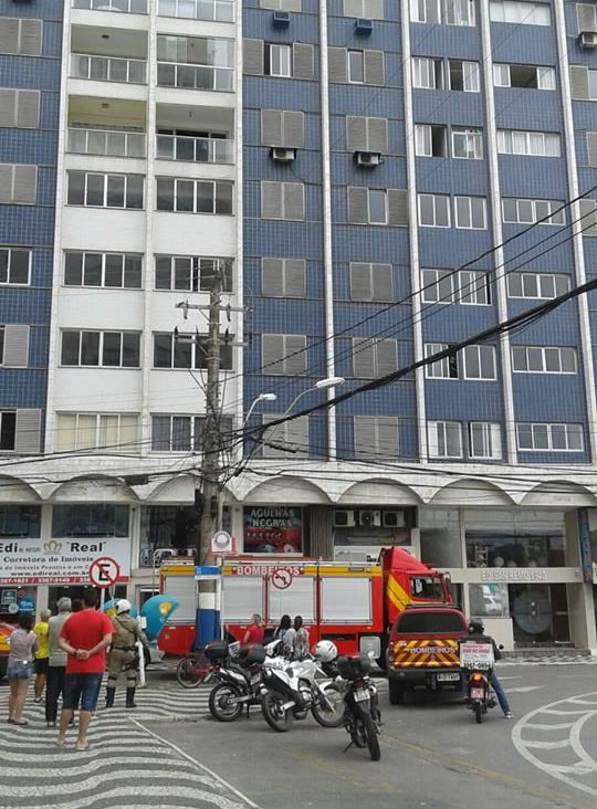 Síndico e Agente de Trânsito controlam princípio de incêndio na Avenida Atlântica