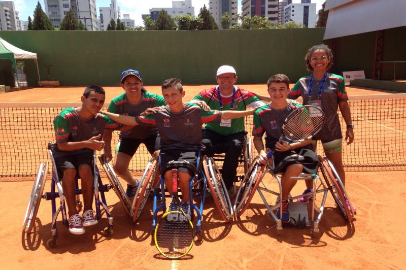 Tenistas de Itajaí conquistam título nas Paralimpíadas Escolares