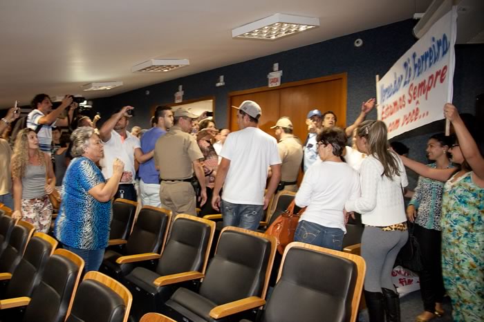 Tumulto teria ocorrido após apoiadora do “Zé da Codetran” jogar ovo em manifestantes