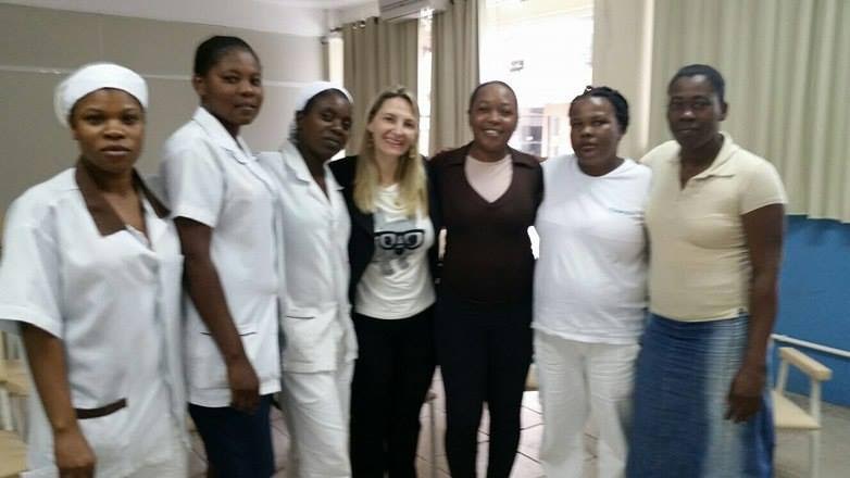 Haitianos começam a ter aulas de português e leis trabalhistas em hotel alvo de denúncias
