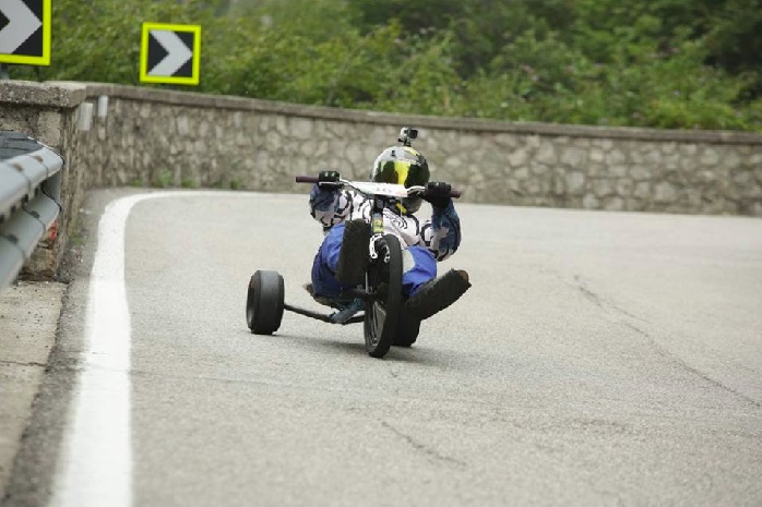 Piloto camboriuense disputa Campeonato Mundial de Drift Trike