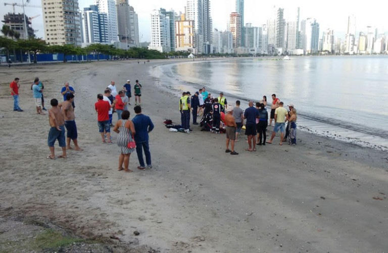 Homem morre afogado próximo ao molhe da Barra Sul