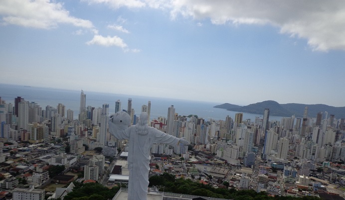 Combate à Dengue identifica mais de 40 pontos com água parada durante sobrevoo