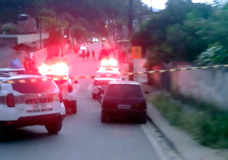 Polícia Militar liberta mulher tomada como refém em Camboriú