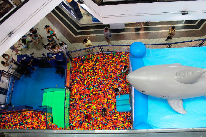 Mega Piscina de Bolinhas volta ao Atlântico Shopping ainda maior