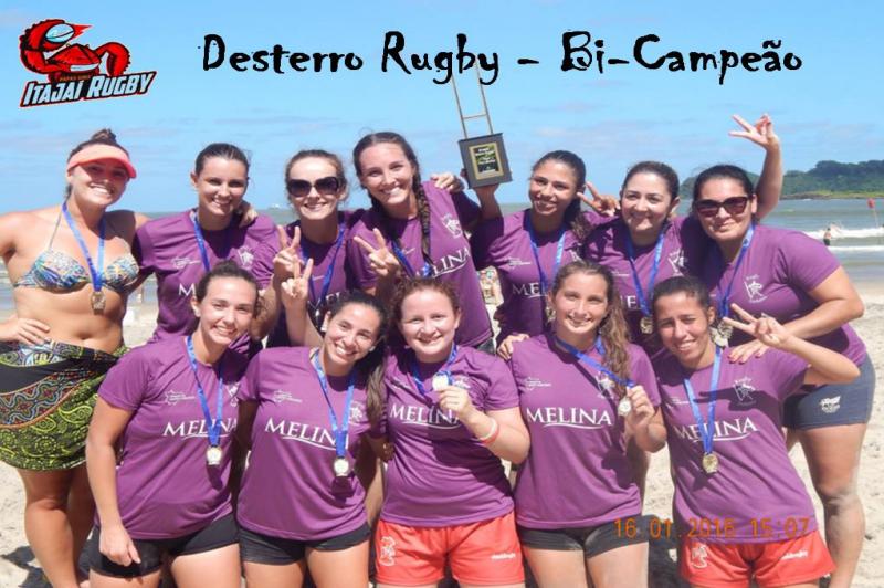 Equipe feminina é bicampeã do Beach Rugby 1 ( Anne Vicente / Divulgação)