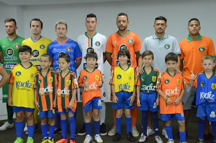 Camboriú FC realiza testes para garotos do sub-7 ao sub-13